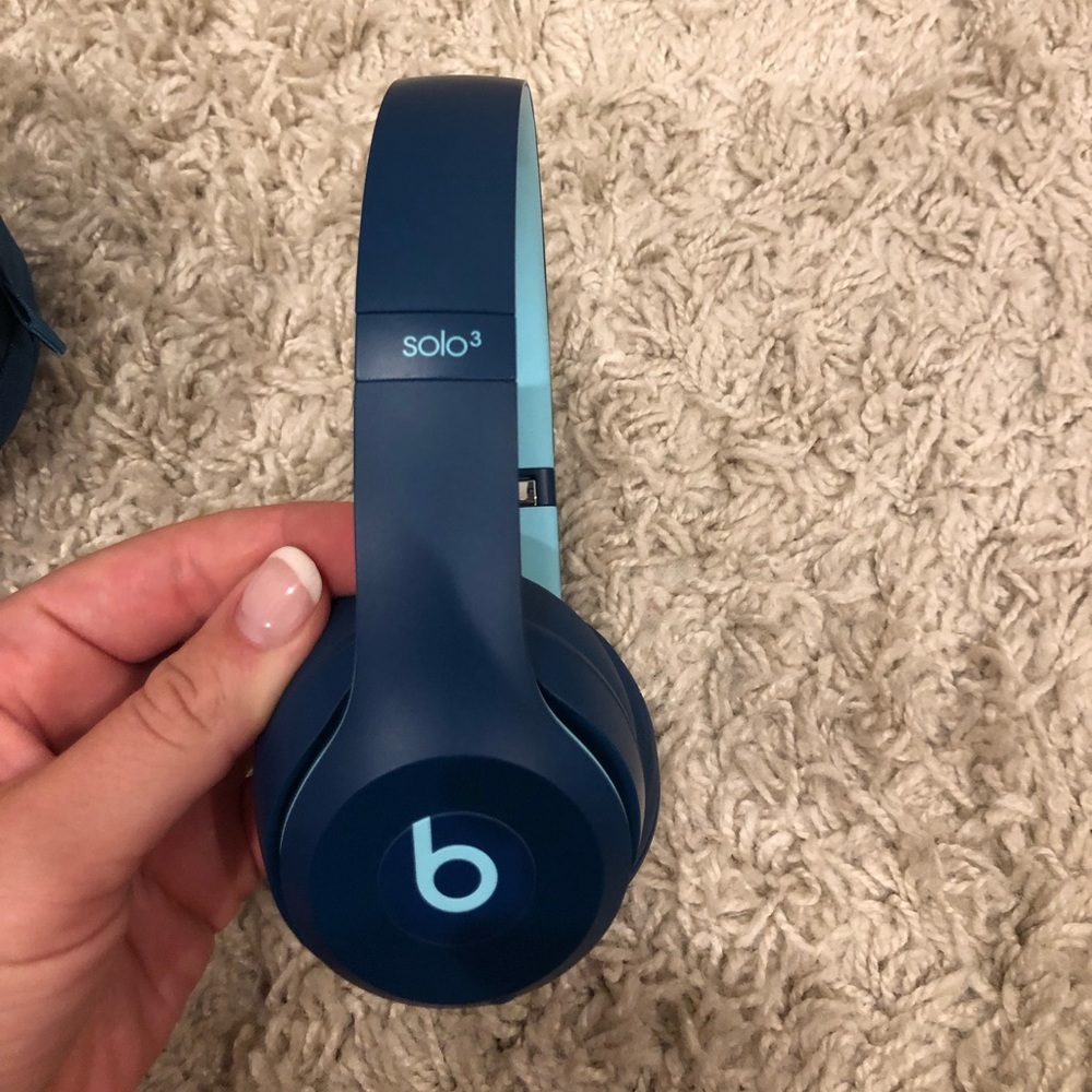 BEATS SOLO 3 worn once